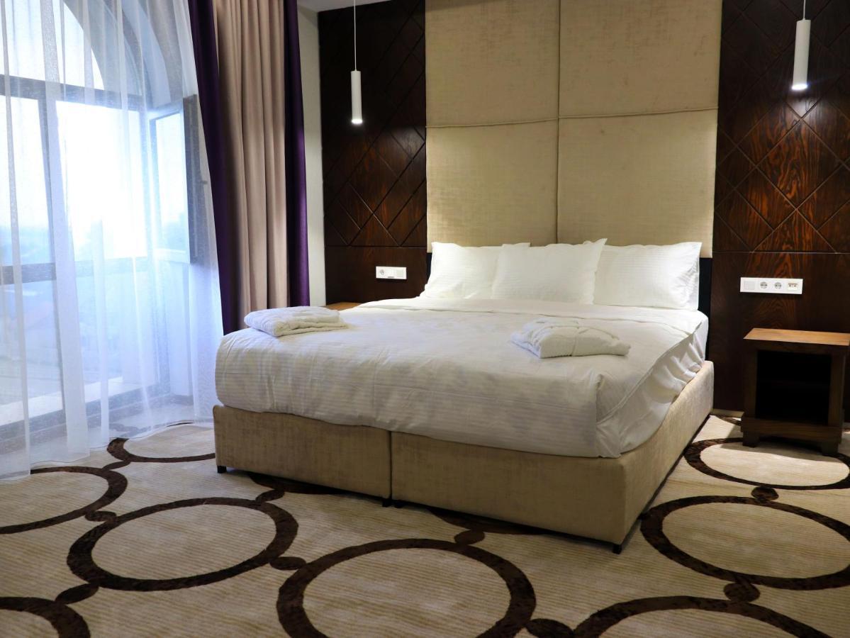 होटल East Palace 4*