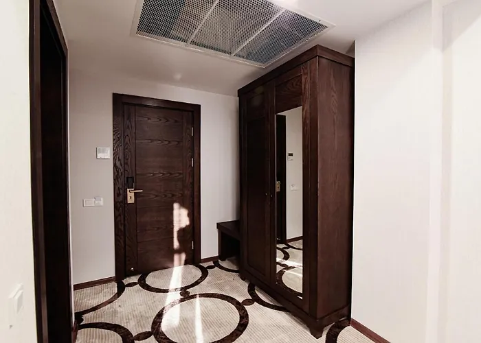 East Palace Hotel